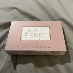 June Berry Gemstone Facial Roller & Gua Sha